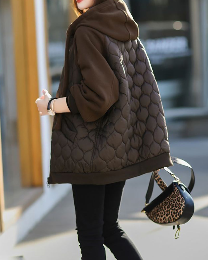 Chaqueta con capucha para mujer de diseño moderno y elegante