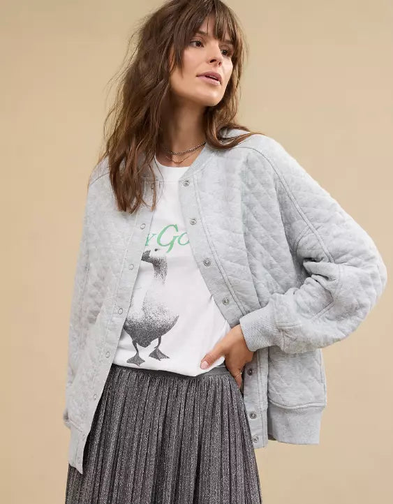Chaqueta Bomber con Cierre de Botones a Presión para Mujer – Estilo Moderno