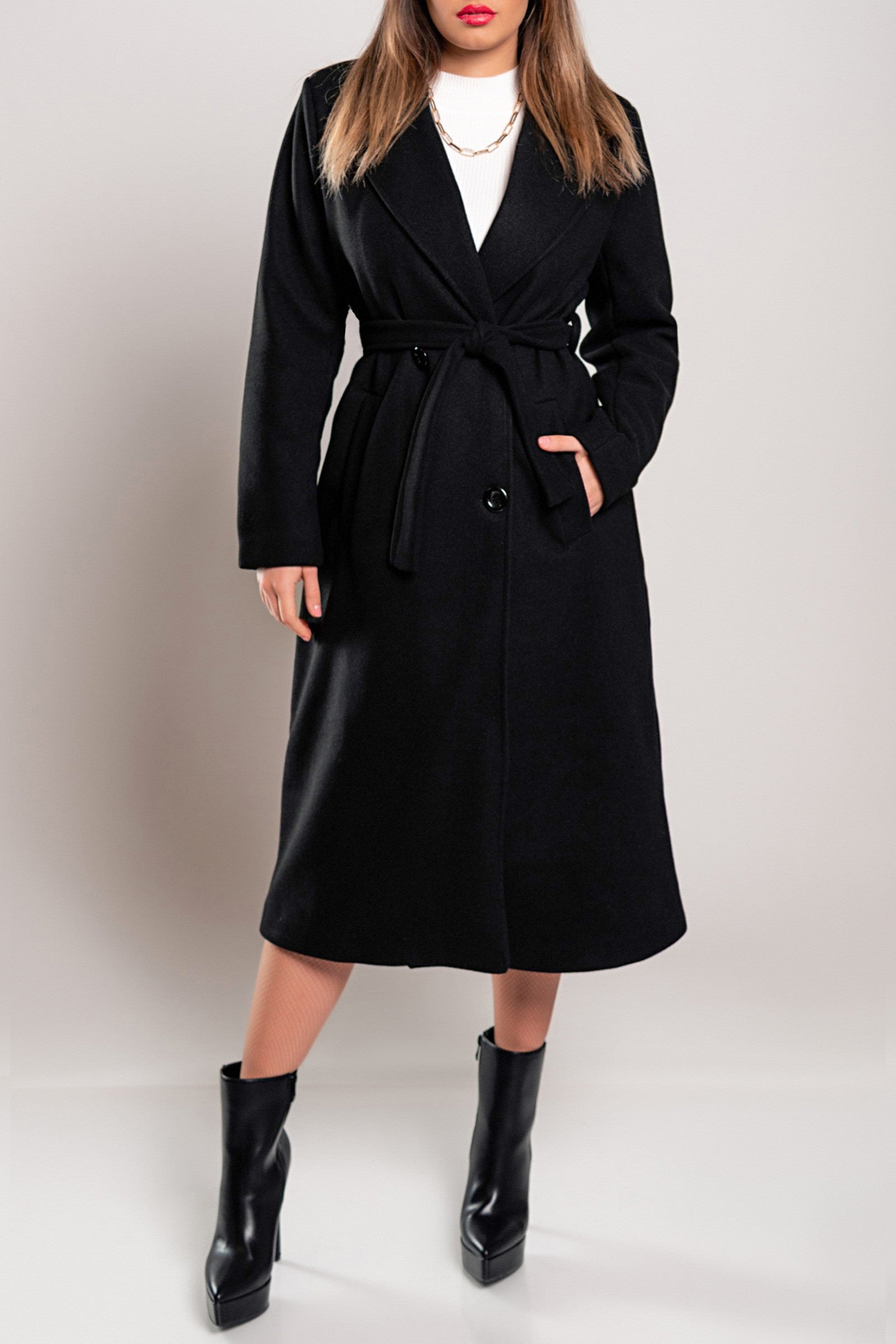Abrigo largo elegante para mujer con cierre de botones y diseño sofisticado