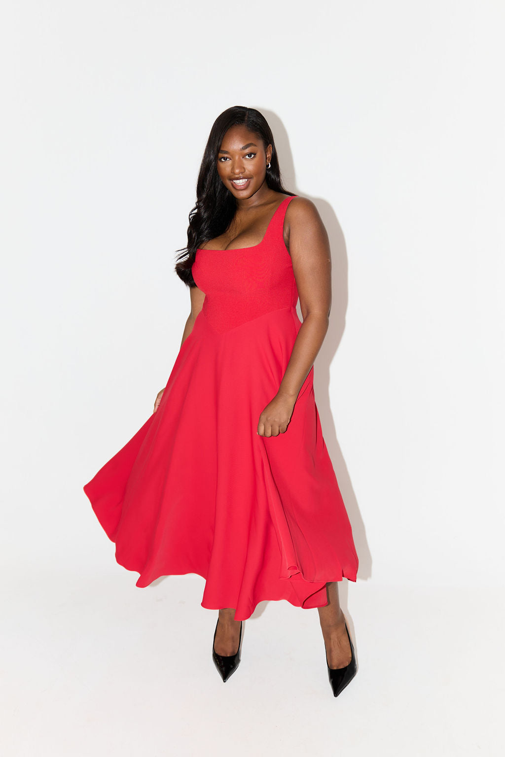 Vestido midi elegante para mujer con diseño sofisticado y versátil