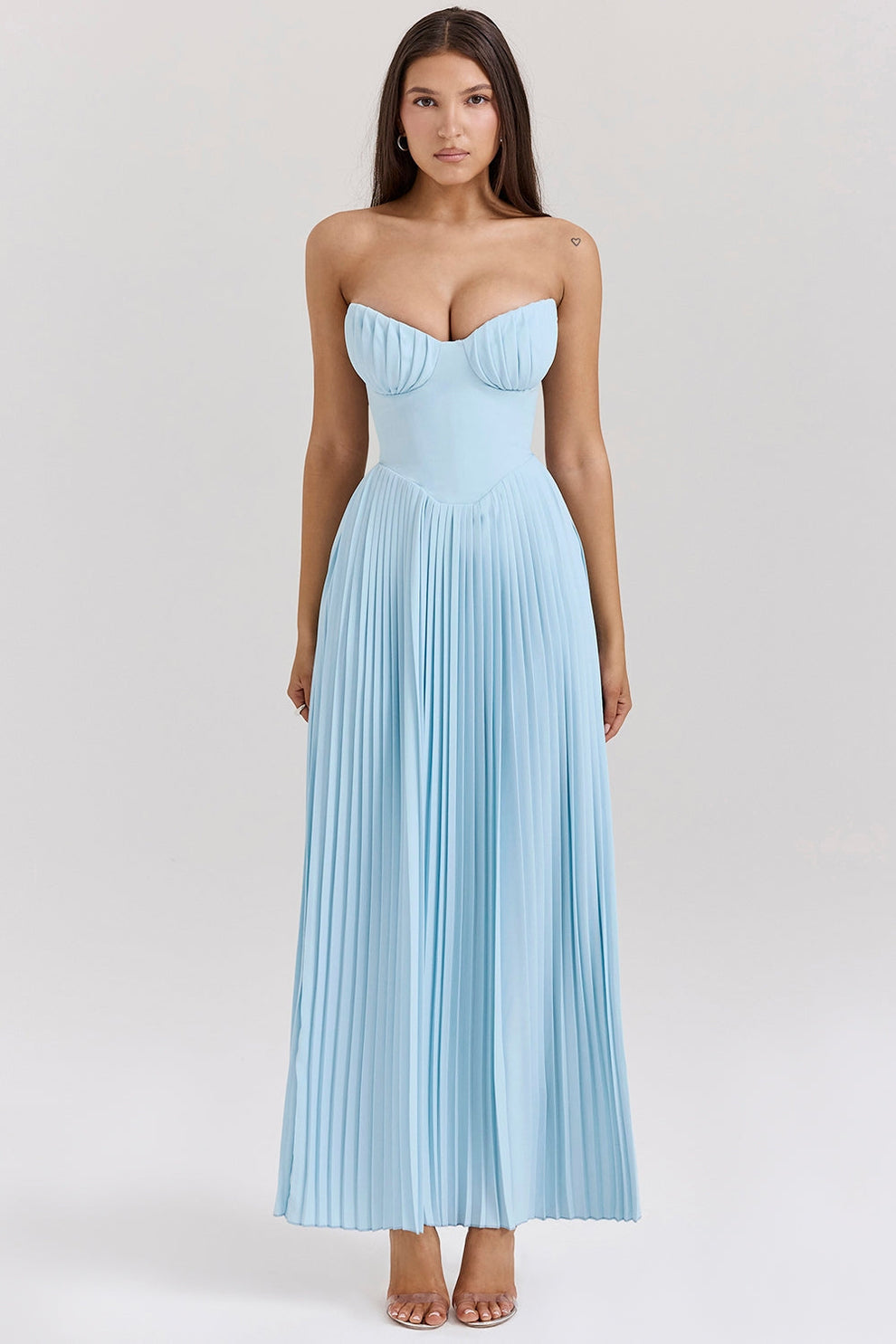 Vestido largo elegante sin tirantes con corsé y escote pronunciado para eventos especiales