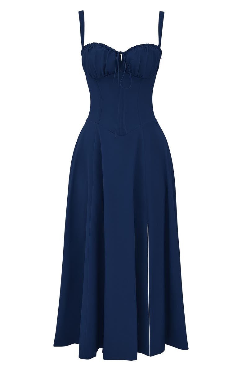 Vestido midi de verano con tirantes y abertura para un look sofisticado