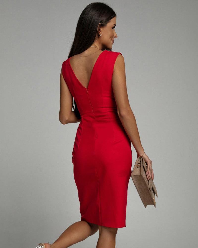 Vestido lápiz ajustado con escote en V y abertura elegante