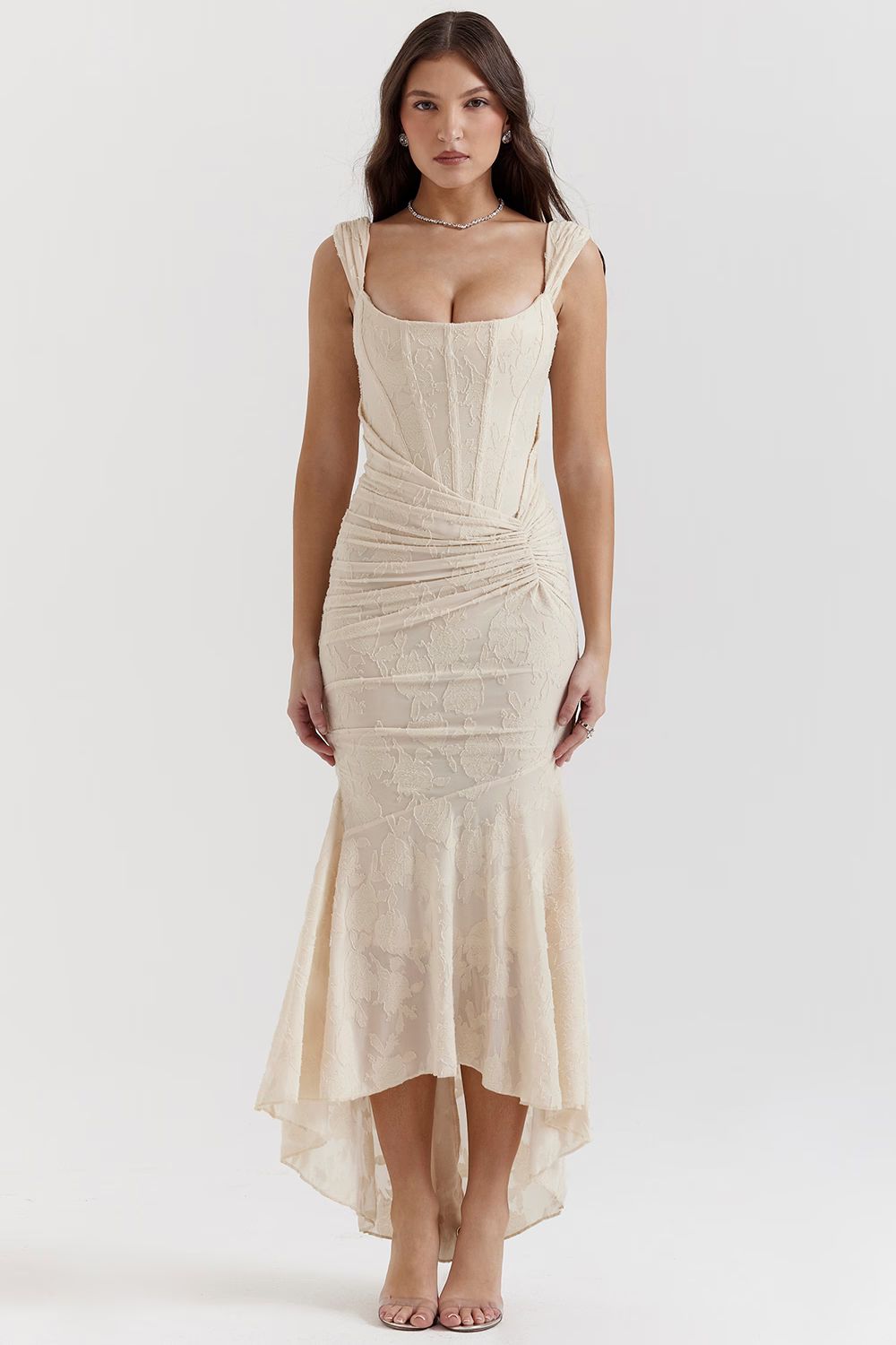 Vestido largo con tirantes escote pronunciado y bajo asimétrico