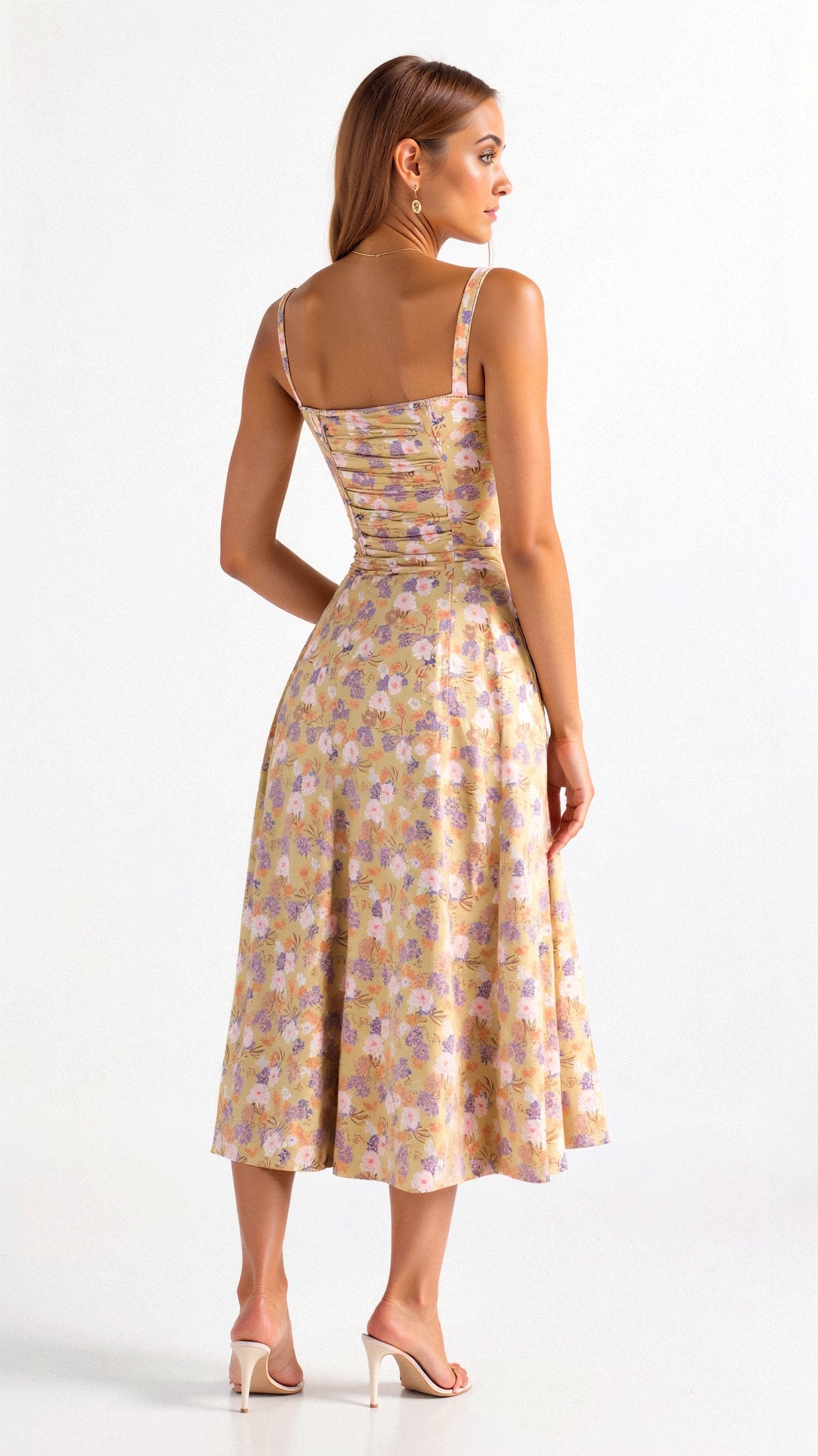 Vestido midi de verano con tirantes y abertura para un look sofisticado