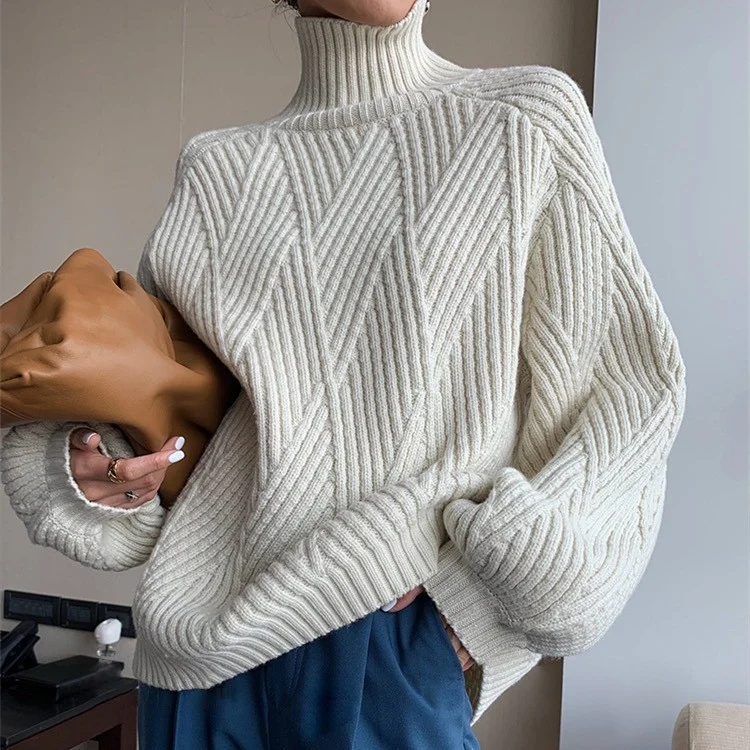 Suéter de cuello alto de gran tamaño para un estilo relajado