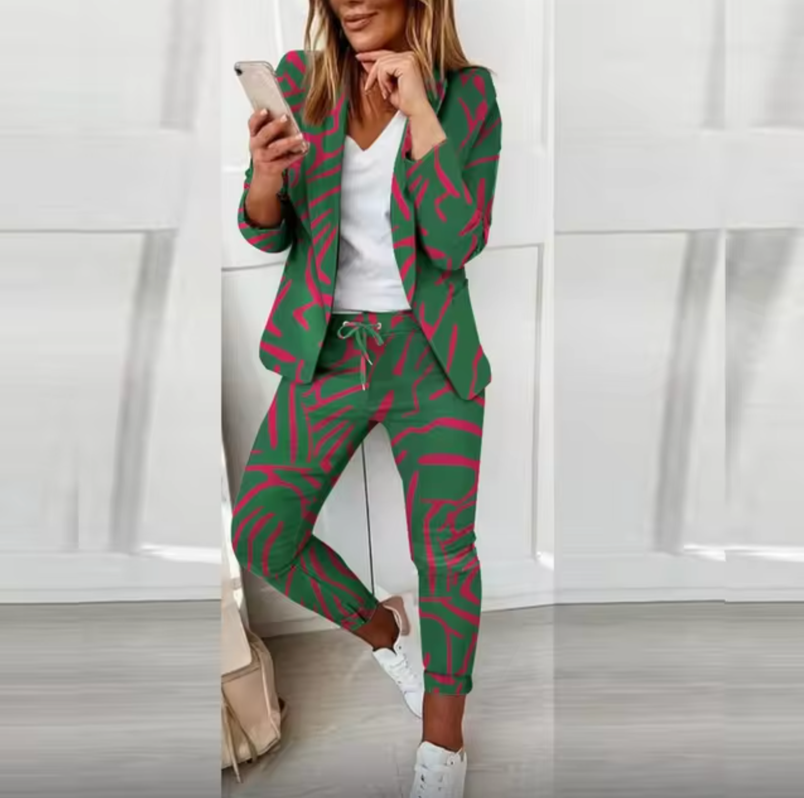 Traje de dos piezas para mujer con chaqueta y pantalón, ideal para un mira elegante