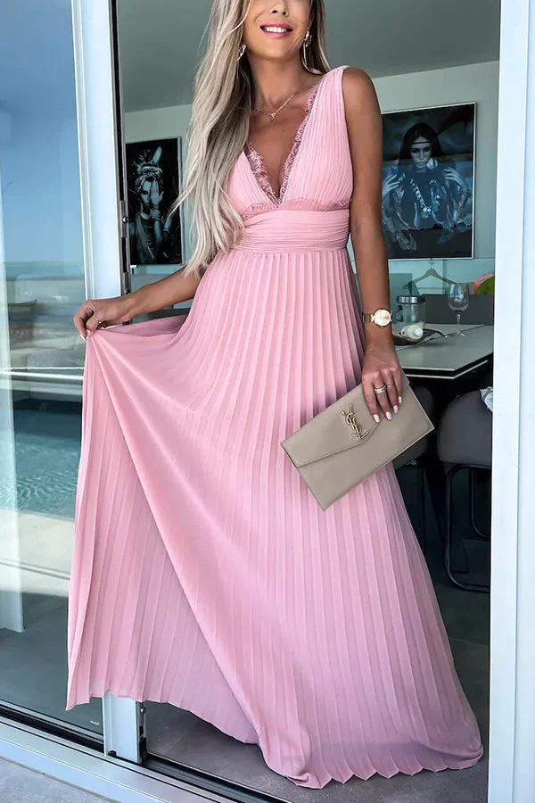 Vestido largo elegante con escote en v plisado y detalle de encaje
