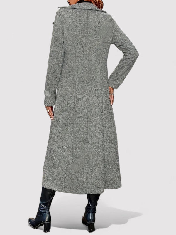 Abrigo largo cruzado con diseño elegante