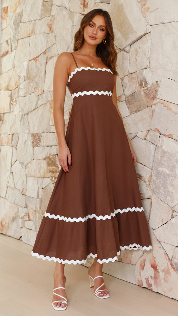 Vestido largo elegante con tirantes finos