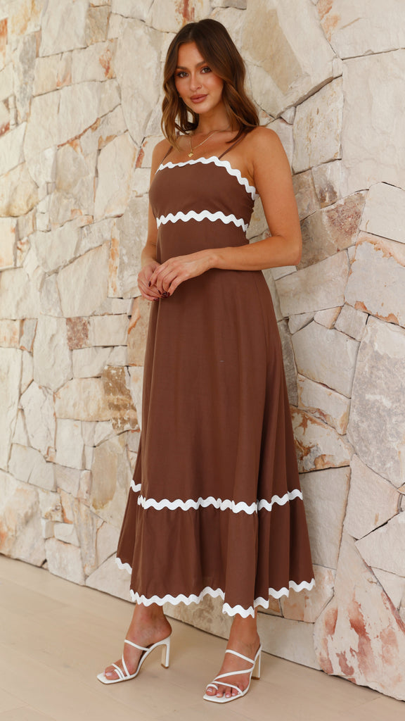 Vestido largo elegante con tirantes finos