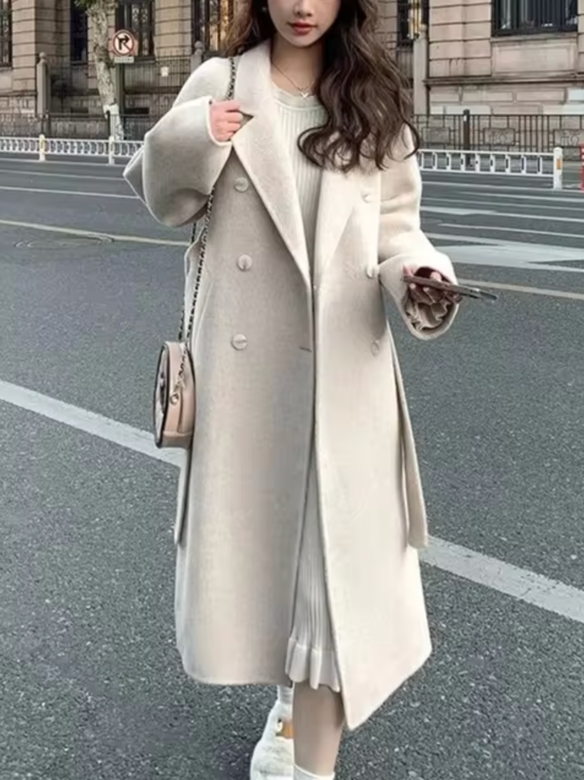 Abrigo largo con botones para mujer, diseño elegante y cómodo
