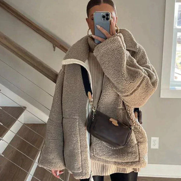 Chaqueta de Mujer Moderna y Cálida con Diseño Acogedor para Invierno