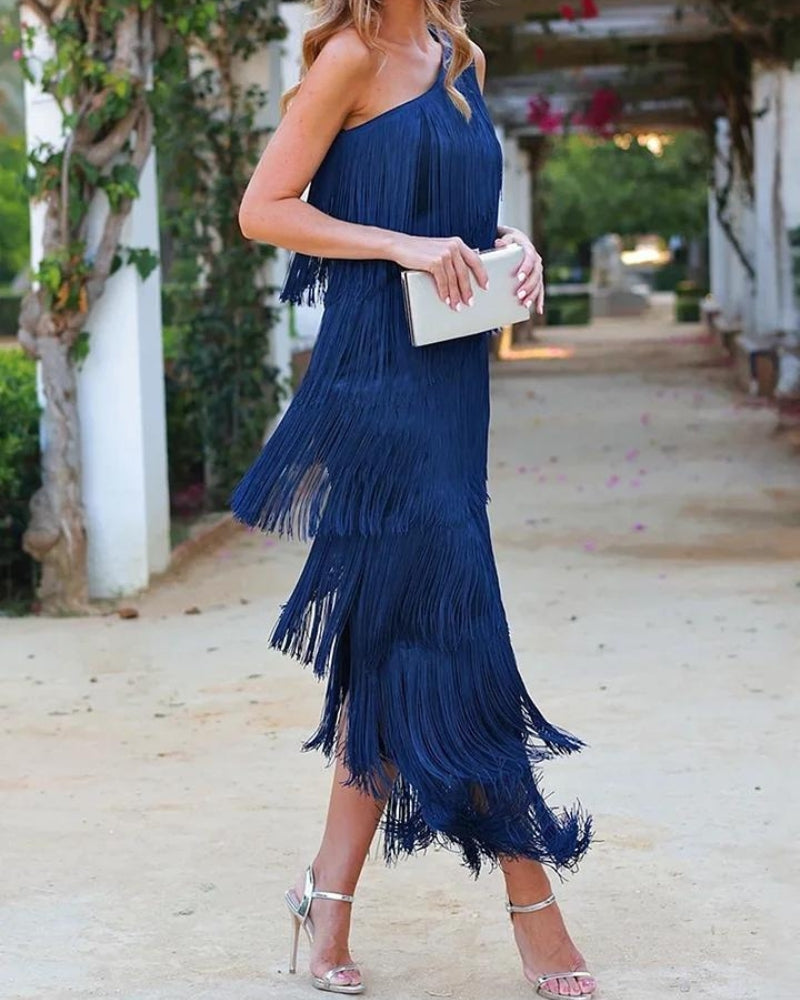 Vestido midi largo con flecos y diseño de un solo hombro elegante