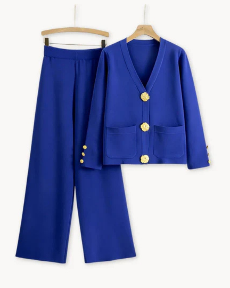 Elegante conjunto femenino con chaqueta de botones grandes y pantalón de pierna ancha