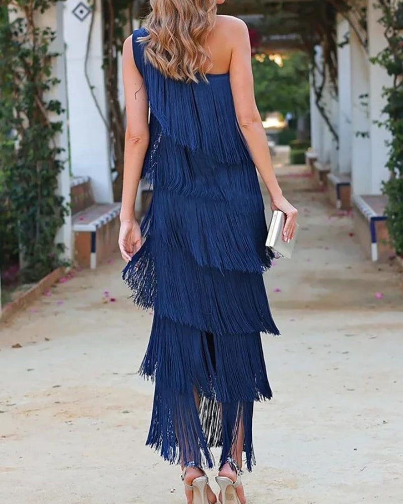 Vestido midi largo con flecos y diseño de un solo hombro elegante