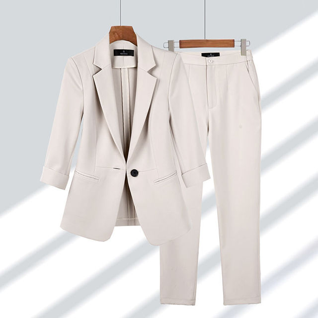 Conjunto elegante de chaqueta y pantalón para mujer estilo formal