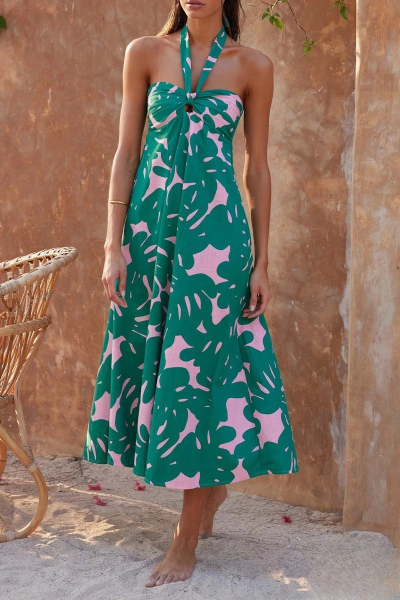 Vestido largo bohemio con estampado floral y diseño de espalda descubierta ideal para cualquier ocasión