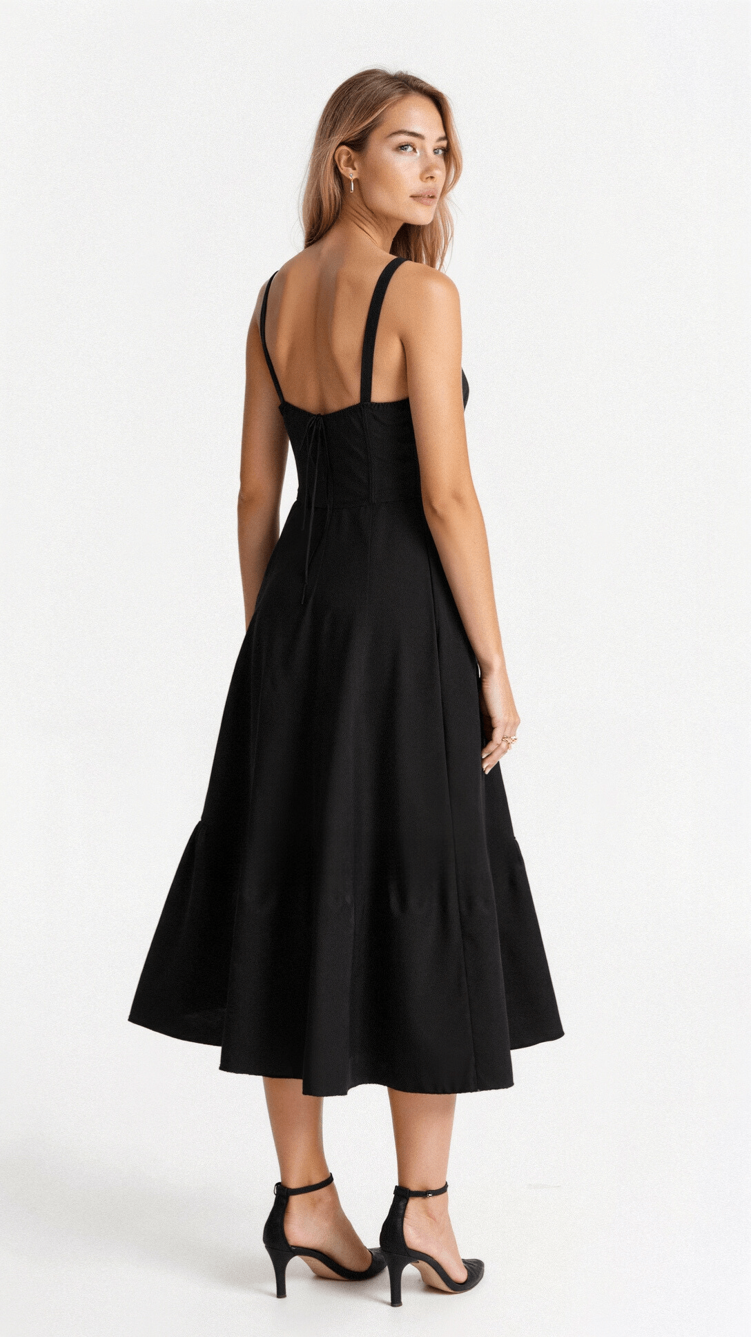 Vestido midi de verano con tirantes y abertura para un look sofisticado