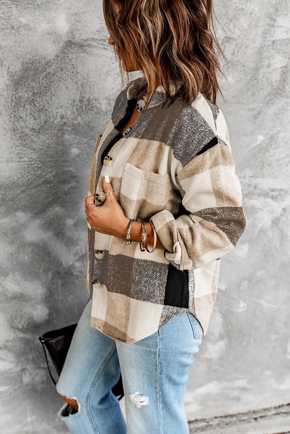 Chaqueta de Cuadros en Bloque de Color Caqui para un Estilo de Invierno Sin Esfuerzo