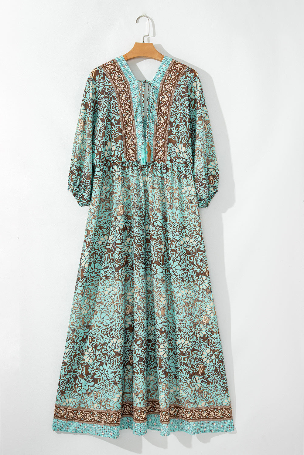 Vestido bohemio largo con estampado floral, espalda abierta y cintura alta