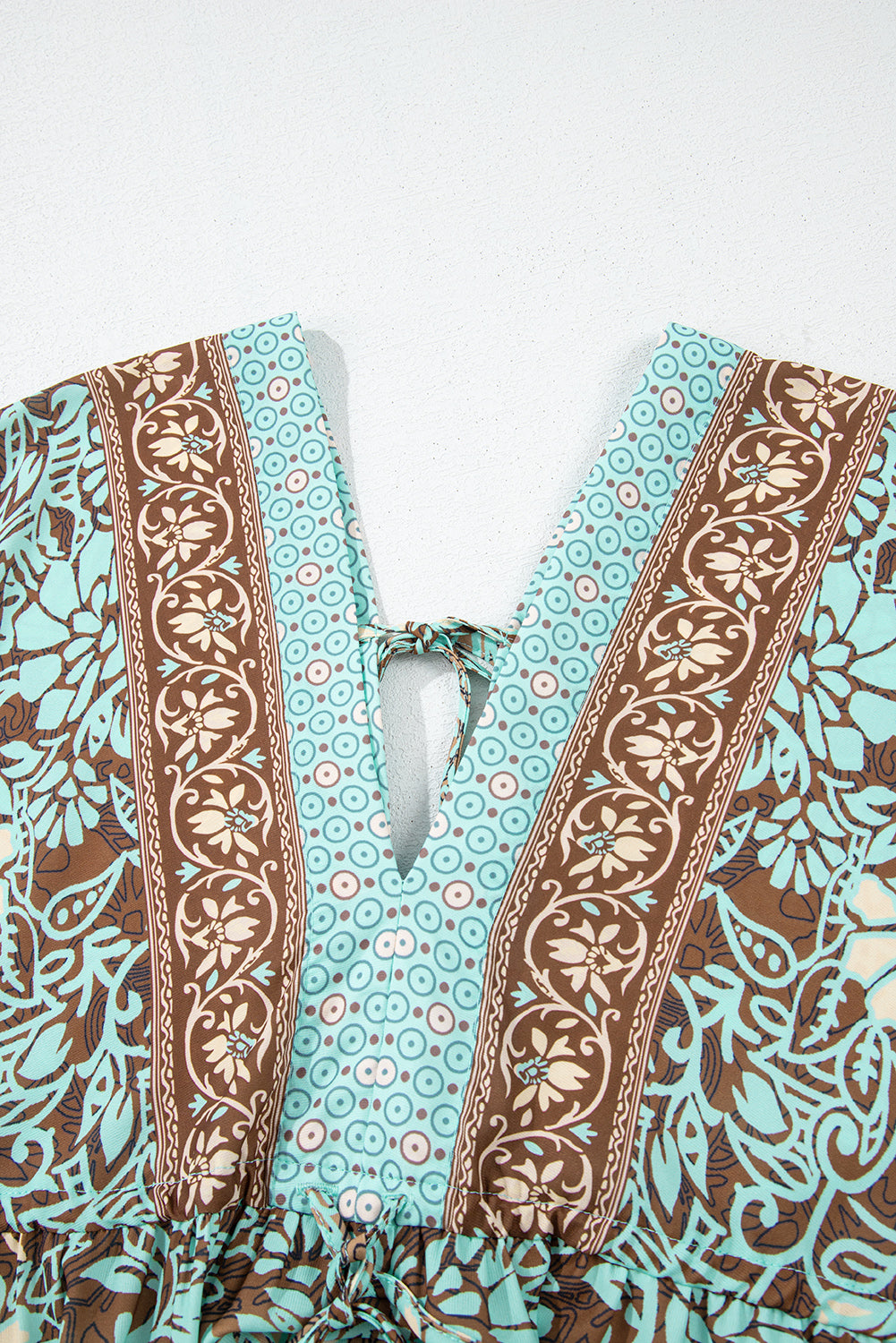 Vestido bohemio largo con estampado floral, espalda abierta y cintura alta