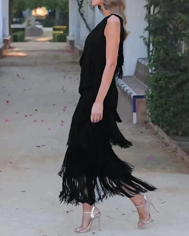 Vestido midi largo con flecos y diseño de un solo hombro elegante