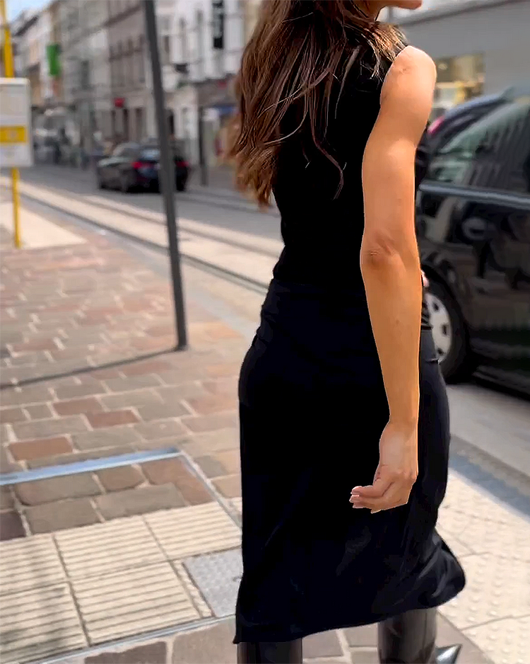 Vestido largo con diseño asimétrico y corte moderno