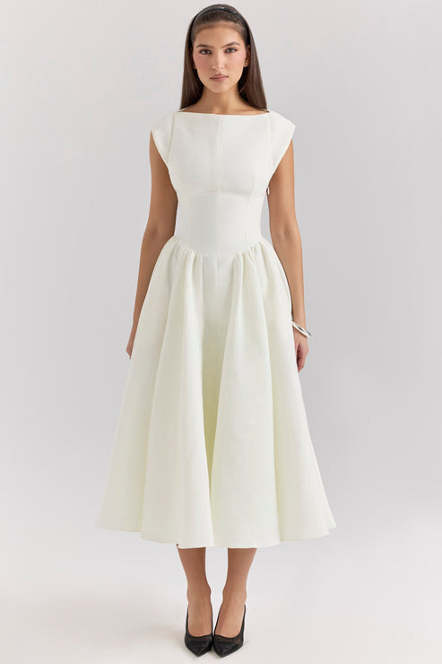 Vestido midi elegante con mangas cortas espalda abierta y falda amplia