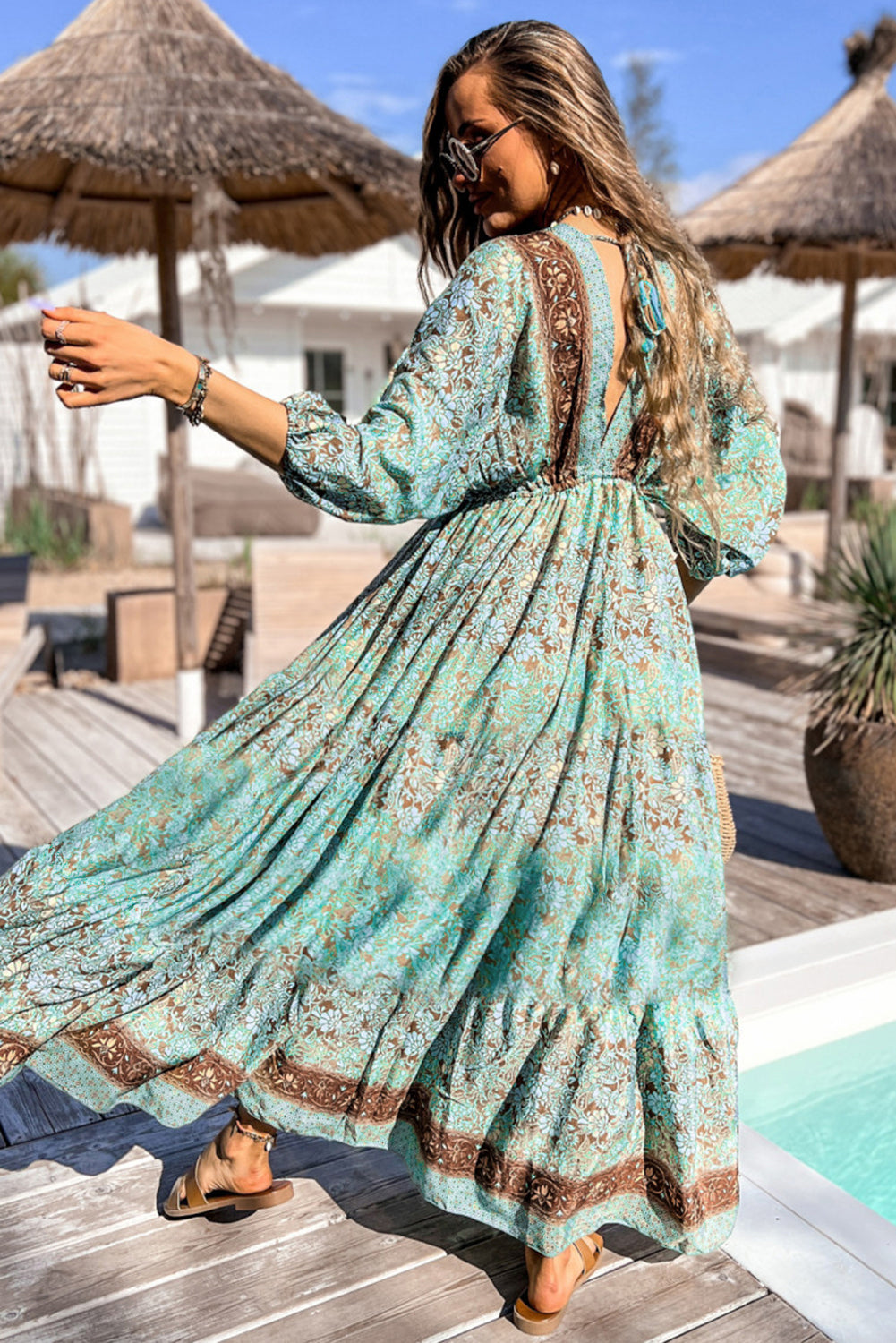 Vestido bohemio largo con estampado floral, espalda abierta y cintura alta