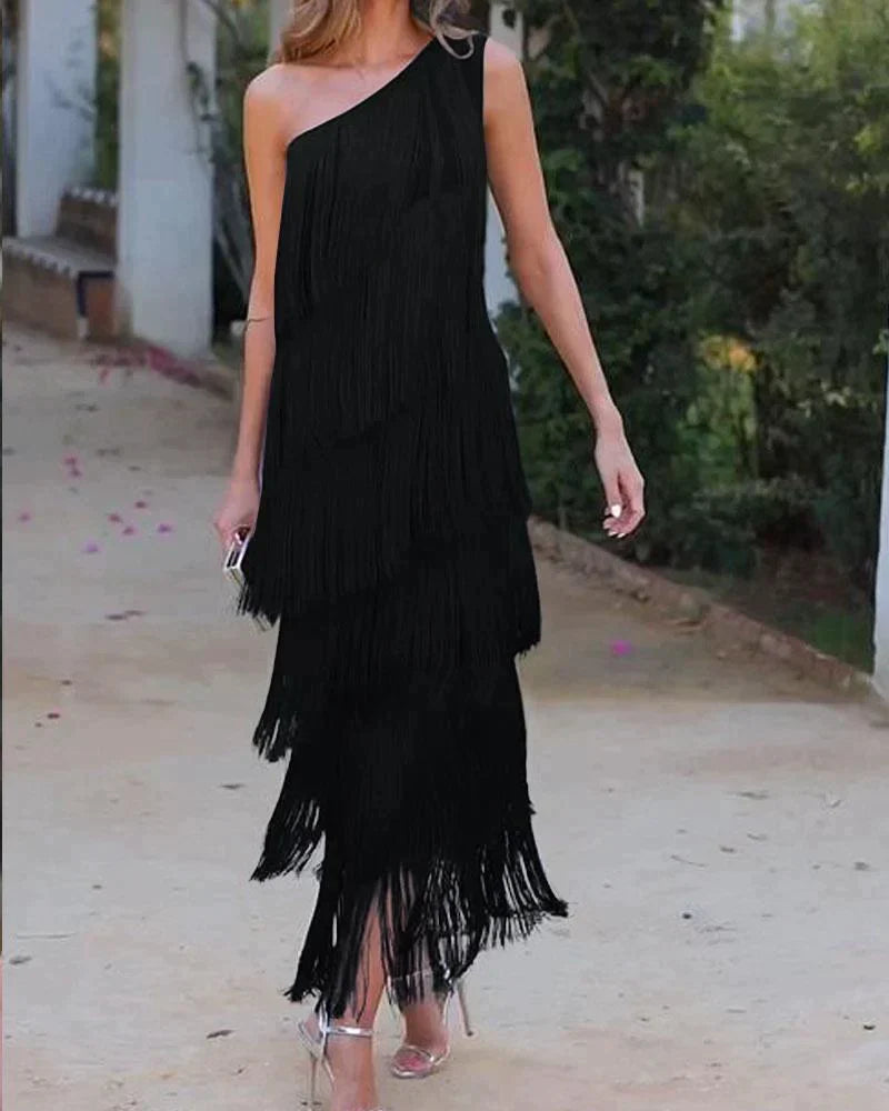 Vestido midi largo con flecos y diseño de un solo hombro elegante