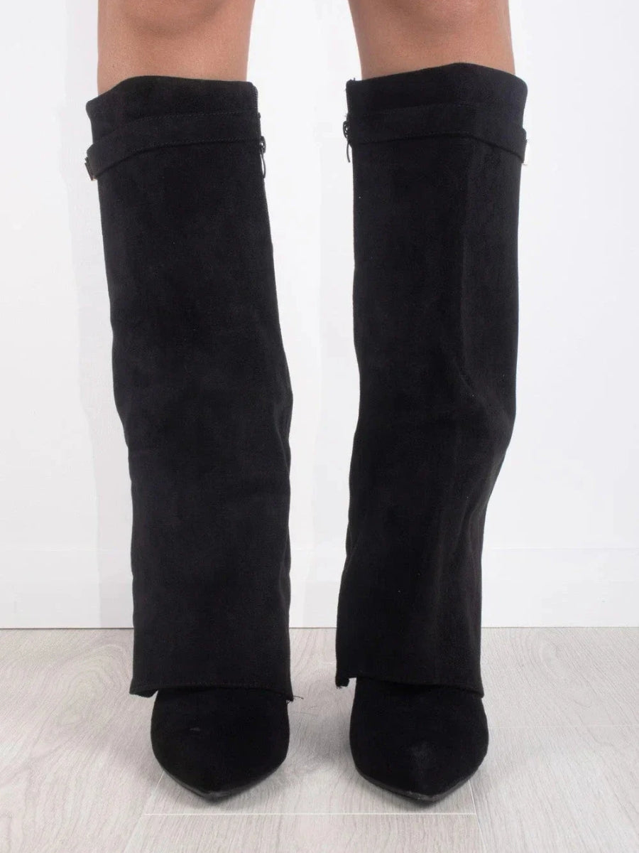 Botas altas elegantes y cómodas con tacón oculto y diseño moderno