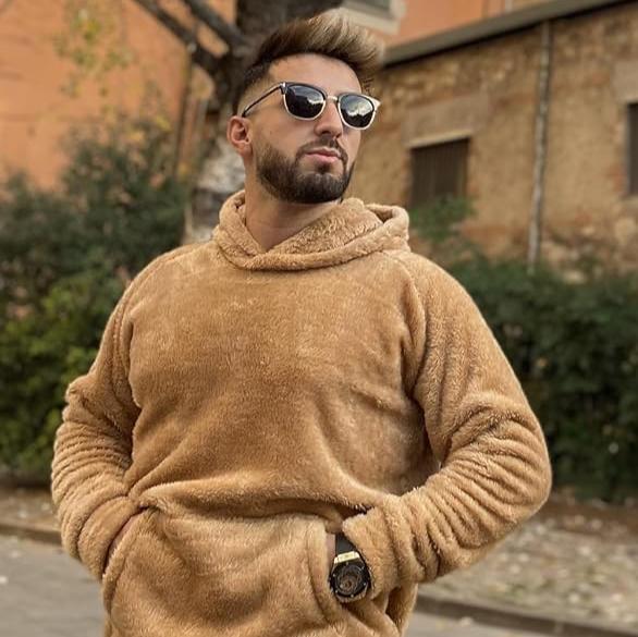 Sudadera Estilo Oso de Peluche con Bolsillo Grande y Diseño Moderno