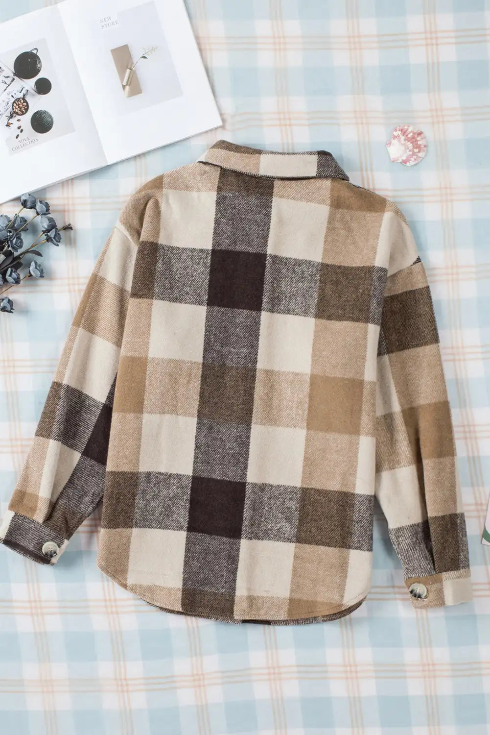 Chaqueta de Cuadros en Bloque de Color Caqui para un Estilo de Invierno Sin Esfuerzo