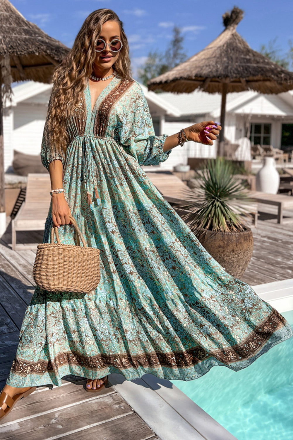 Vestido bohemio largo con estampado floral, espalda abierta y cintura alta