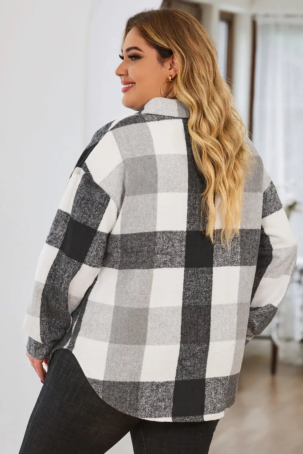 Chaqueta de Cuadros en Bloque de Color Caqui para un Estilo de Invierno Sin Esfuerzo