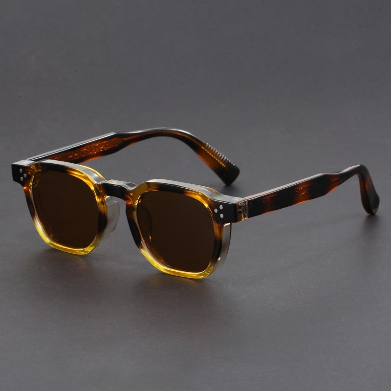 Gafas de sol retro con diseño elegante ideales para un estilo moderno y atemporal