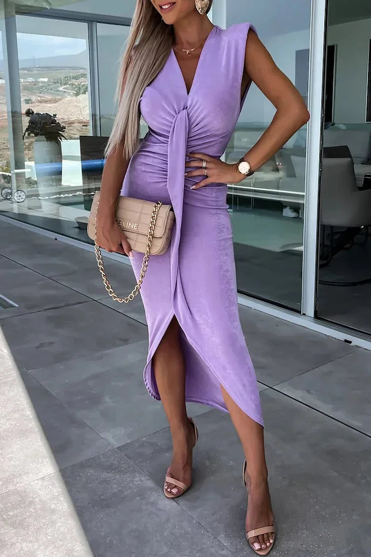 Vestido midi elegante con falda asimétrica y escote en V ideal para ocasiones especiales