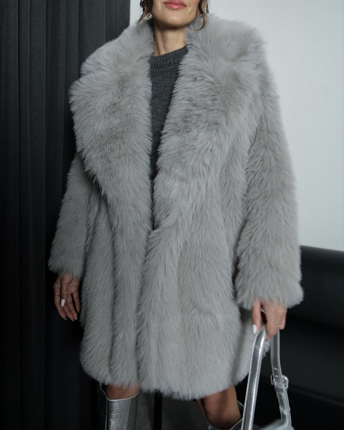 Abrigo Elegante con Cuello Doblado para un Estilo Chic