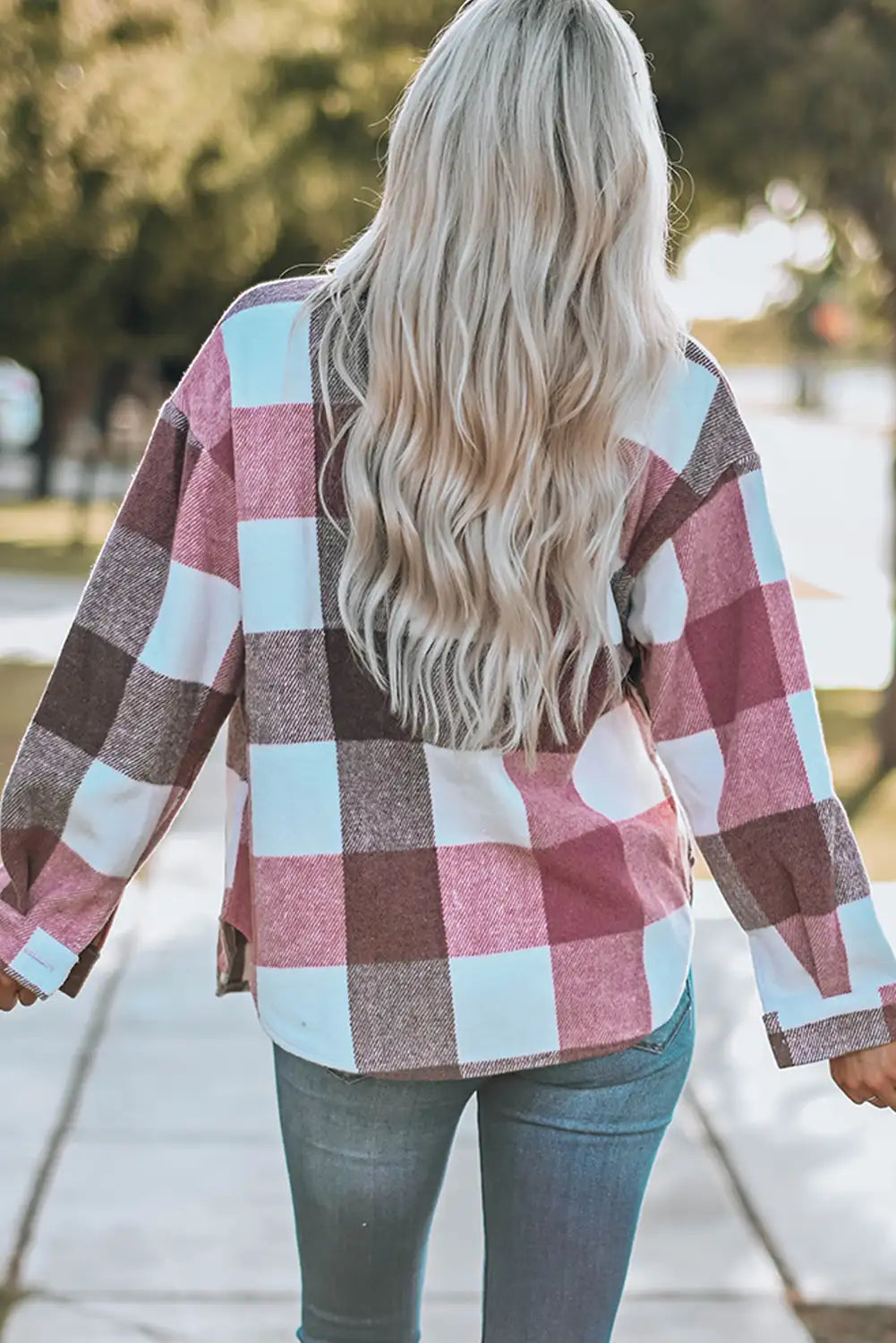 Chaqueta de Cuadros en Bloque de Color Caqui para un Estilo de Invierno Sin Esfuerzo