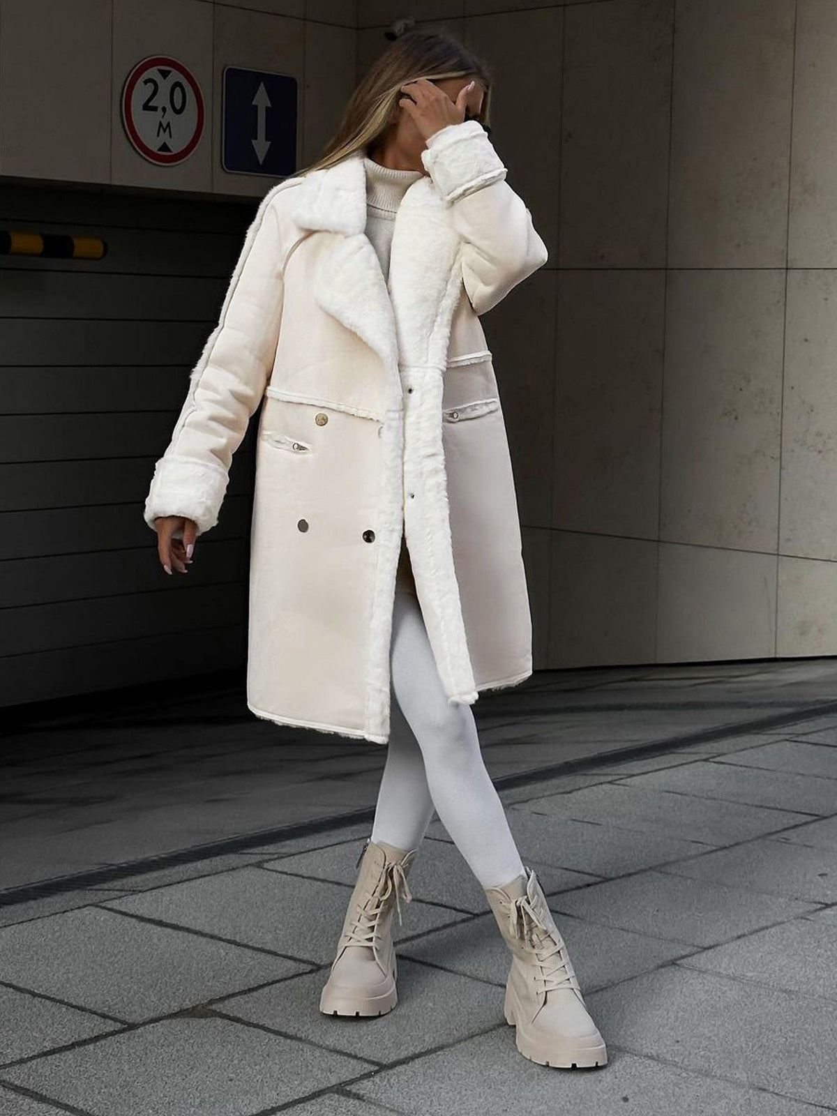 Abrigo largo elegante para mujer