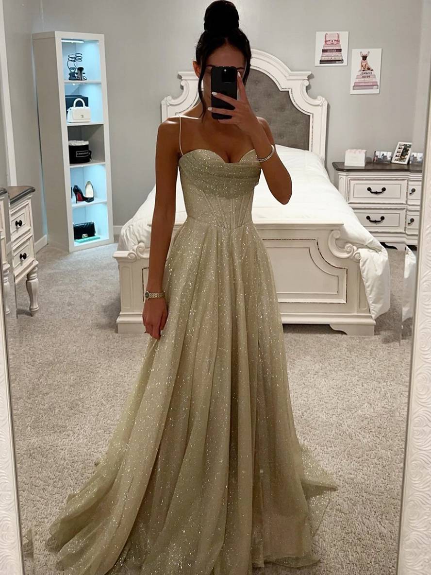 Vestido largo brillante con tirantes finos sin mangas para ocasiones elegantes