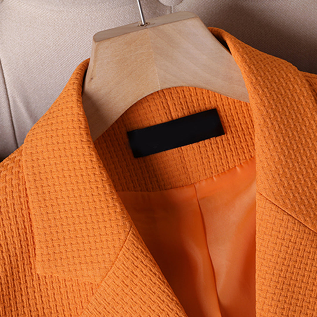Blazer elegante para mujer con botones y diseño sofisticado