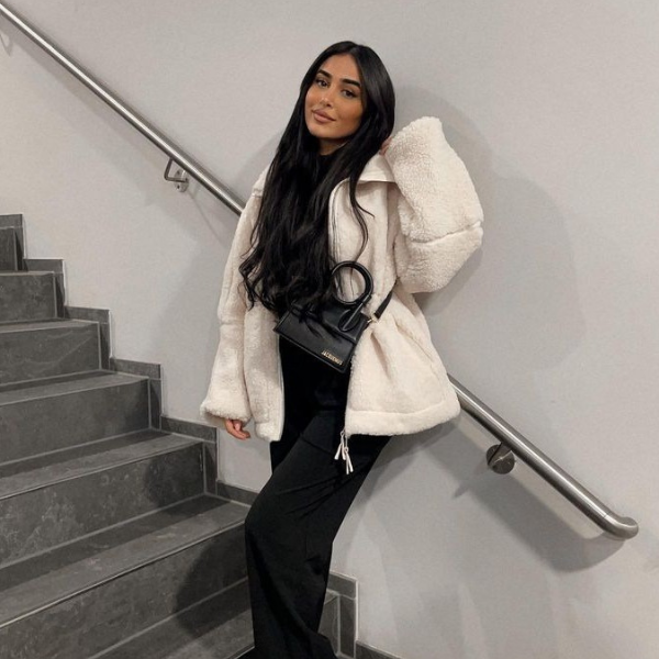 Chaqueta de Mujer Moderna y Cálida con Diseño Acogedor para Invierno