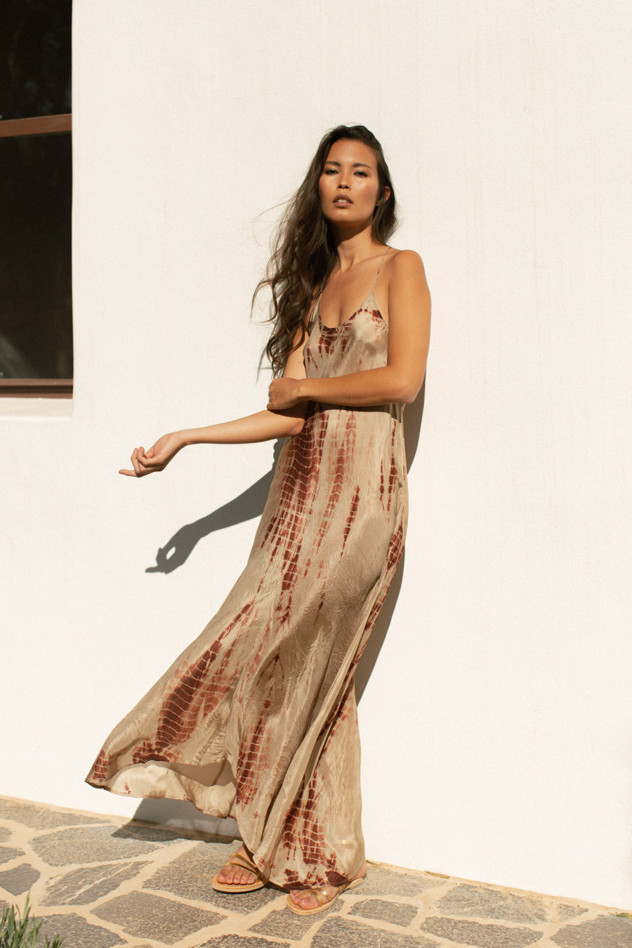 Vestido largo informal con tirantes finos ideal para el día a día con estilo