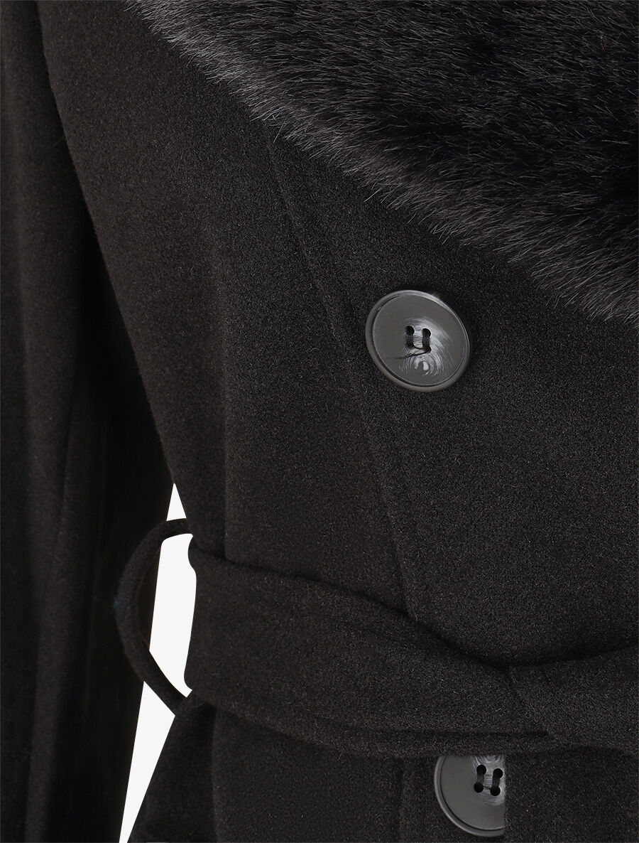 Abrigo monocromático para mujer con cuello elegante