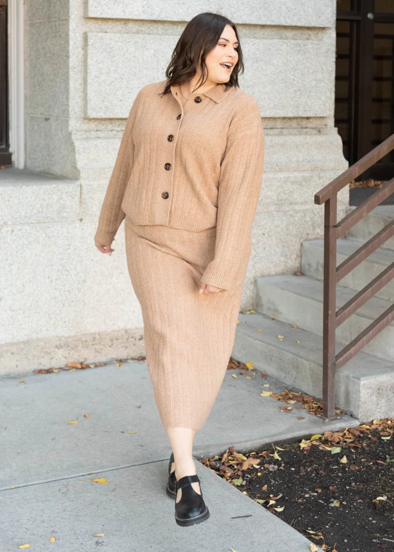 Suéter de Punto Acanalado Color Camel para Mujeres - Suave y Elegante