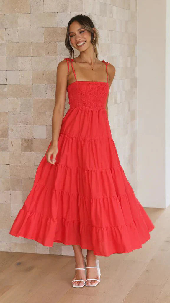 Vestido largo elegante y ligero con tirantes finos para eventos especiales