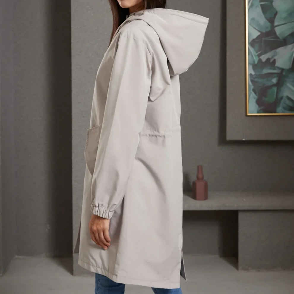 Capa elegante con capucha para mujer y cierre de botones