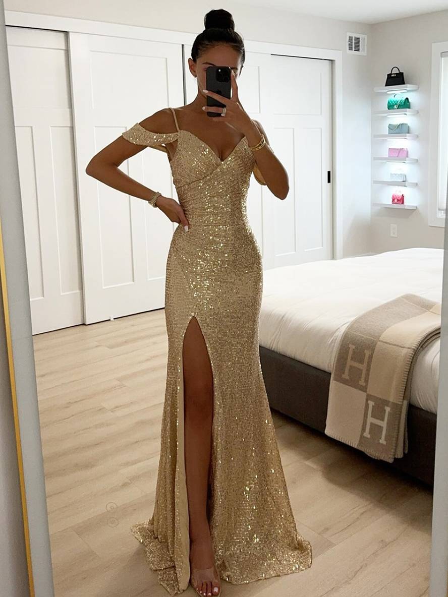 Vestido largo con lentejuelas, escote en V, abertura lateral y tirantes finos para eventos elegantes